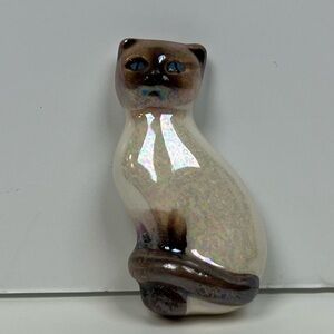 Vintage Iridescent Glazed Porcelain Siamese Cat Kitty Pin Brooch Signed Avon